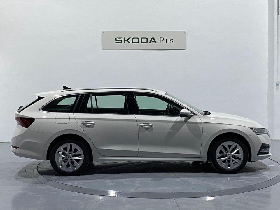 Skoda Octavia 1.5 TSI m-HEV Selection DSG 110 kW (150 CV)