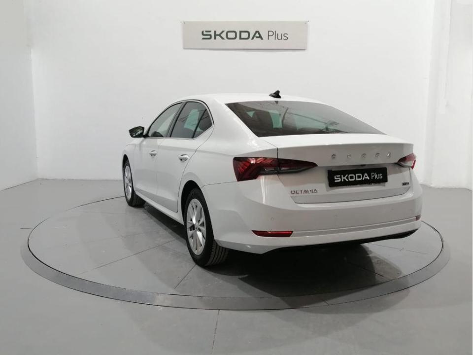 Skoda Octavia 1.5 TSI m-HEV Selection DSG 110 kW (150 CV)