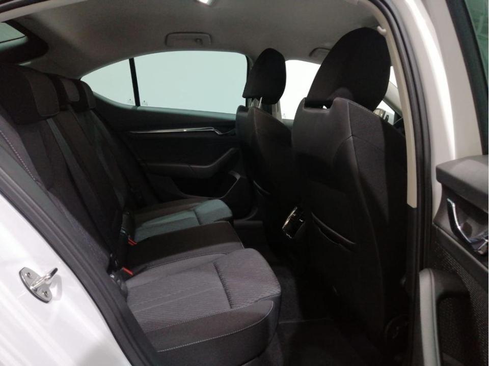 Skoda Octavia 1.5 TSI m-HEV Selection DSG 110 kW (150 CV)