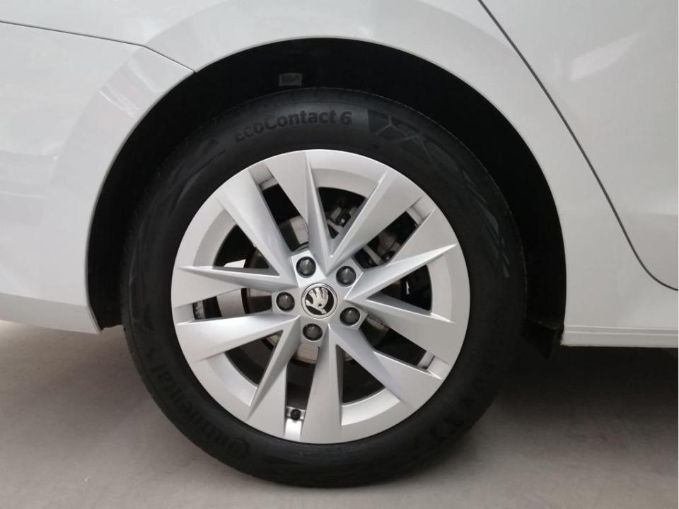 Skoda Octavia 1.5 TSI m-HEV Selection DSG 110 kW (150 CV)