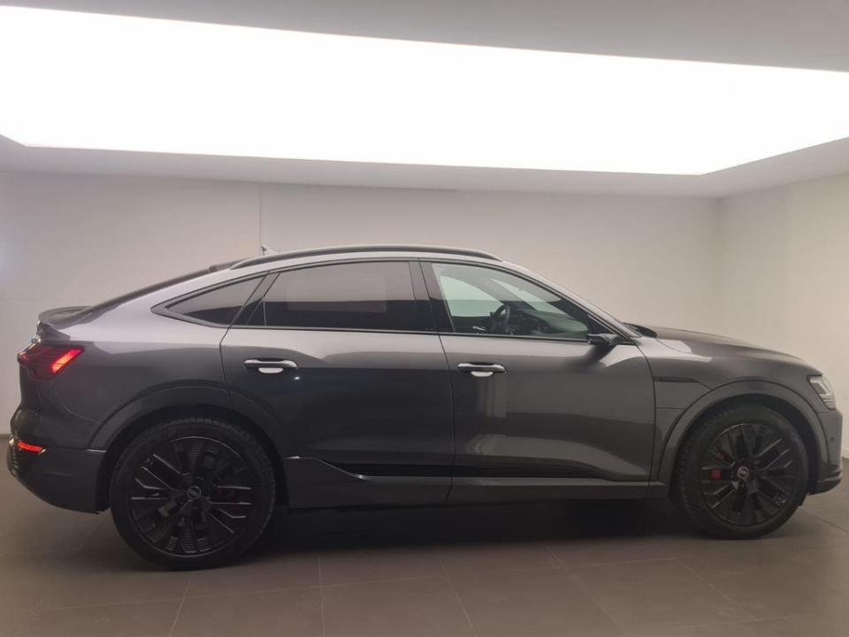 Audi Q8 e-tron Sportback S line 55 quattro 300 kW (408 CV)
