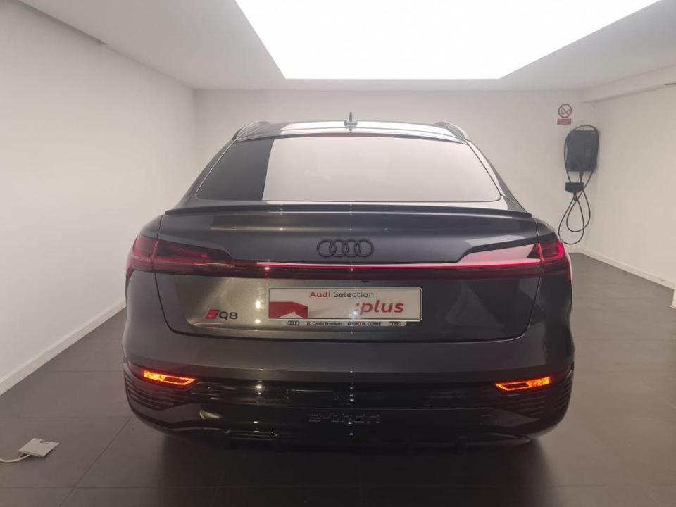 Audi Q8 e-tron Sportback S line 55 quattro 300 kW (408 CV)