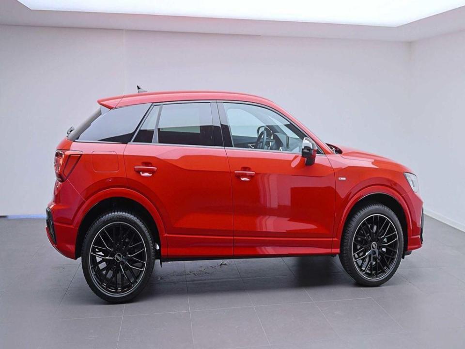 Audi Q2 Adrenalin 30 TDI 85 kW (116 CV) S tronic