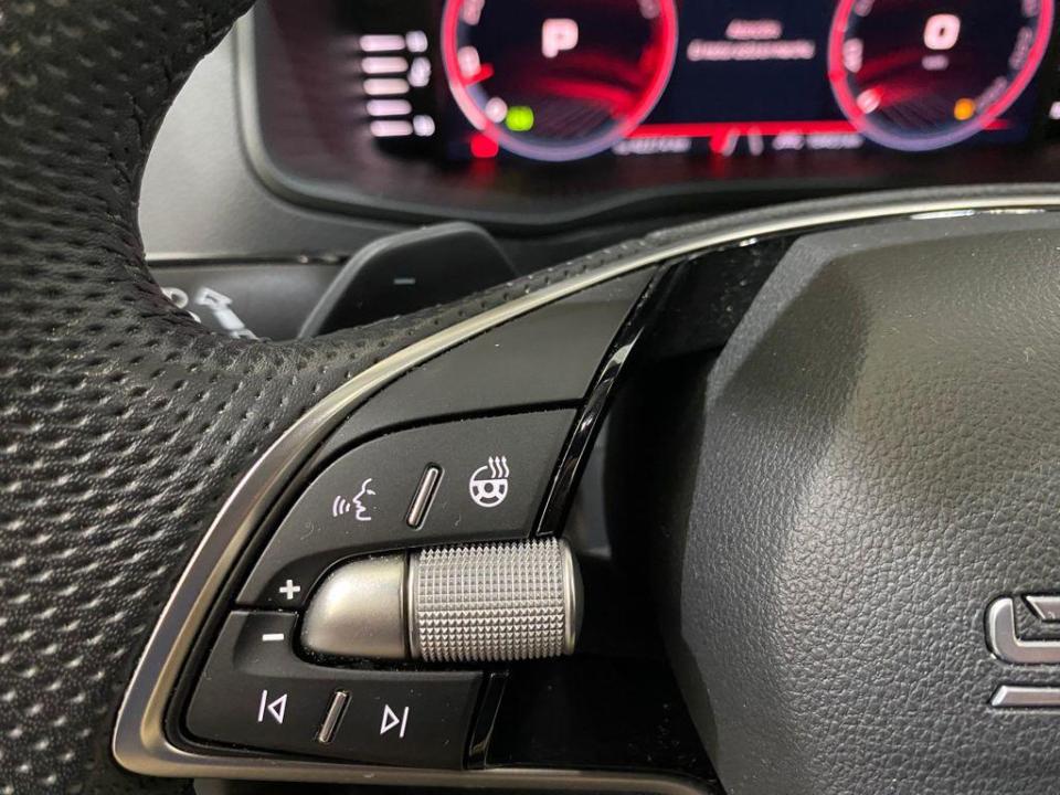 Skoda Karoq 1.5 TSI ACT Sportline DSG 110 kW (150 CV)