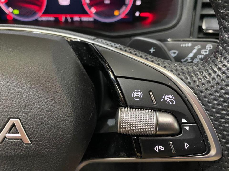 Skoda Karoq 1.5 TSI ACT Sportline DSG 110 kW (150 CV)