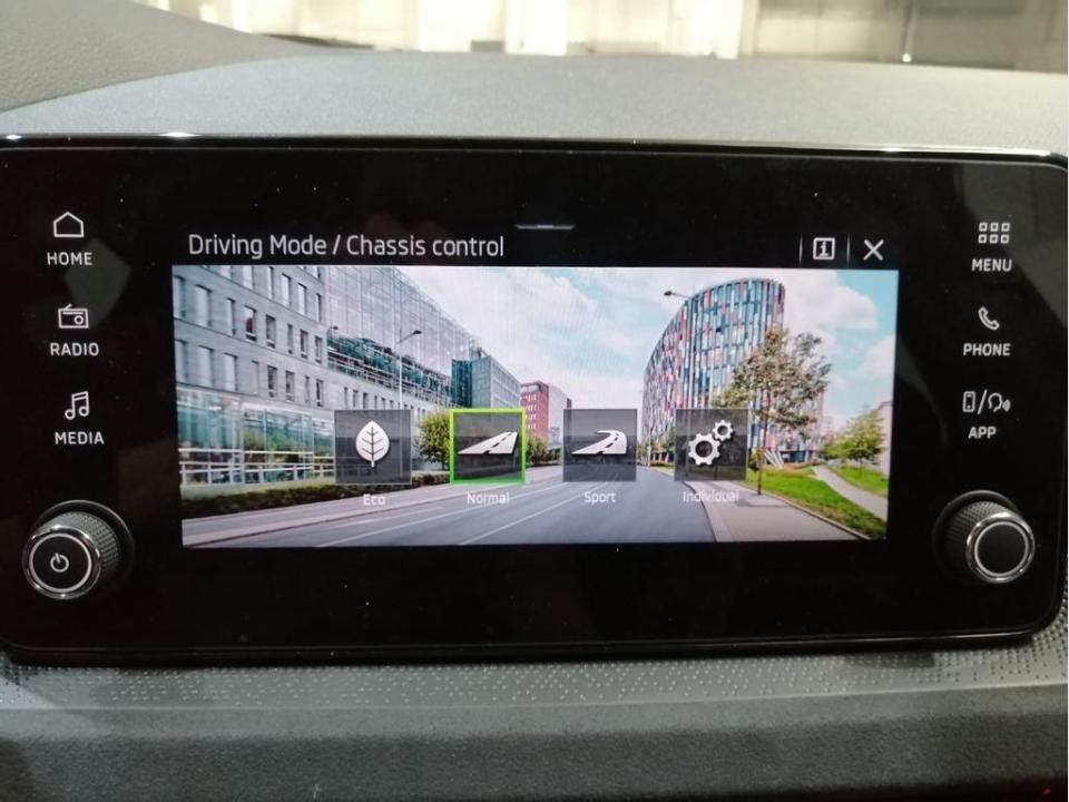 Skoda Scala  1.0 TSI Sport DSG 85kW