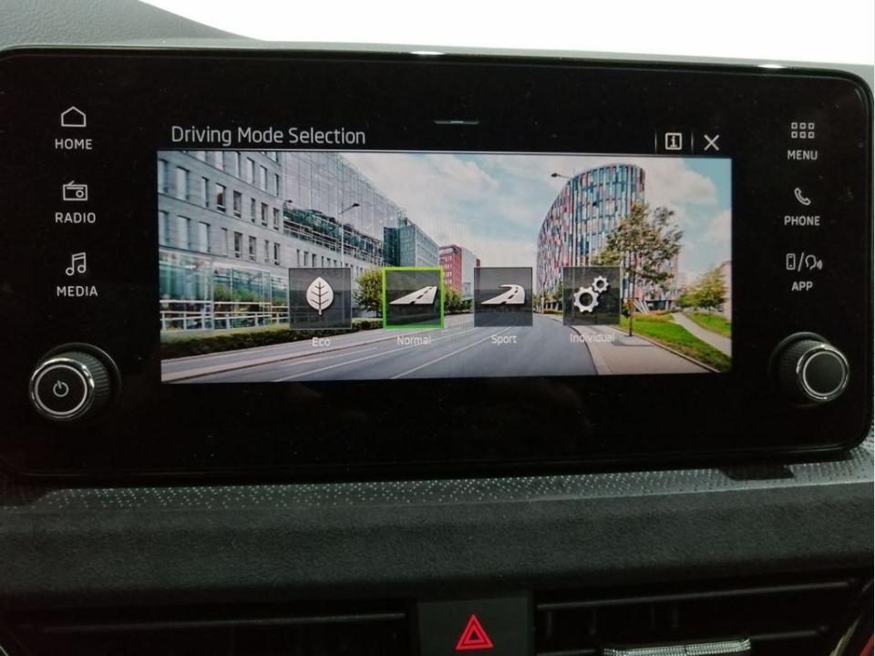 Skoda Scala Design 1.0 TSI DSG 85 kW (115 CV)