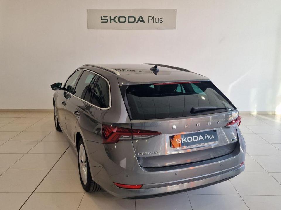 Skoda Octavia Combi 1.0 TSI MHEV Selection DSG 81 kW (110 CV)
