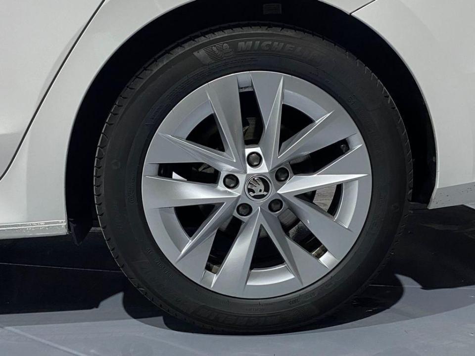 Skoda Octavia 1.5 TSI GNC Ambition Plus DSG 96 kW (131 CV)