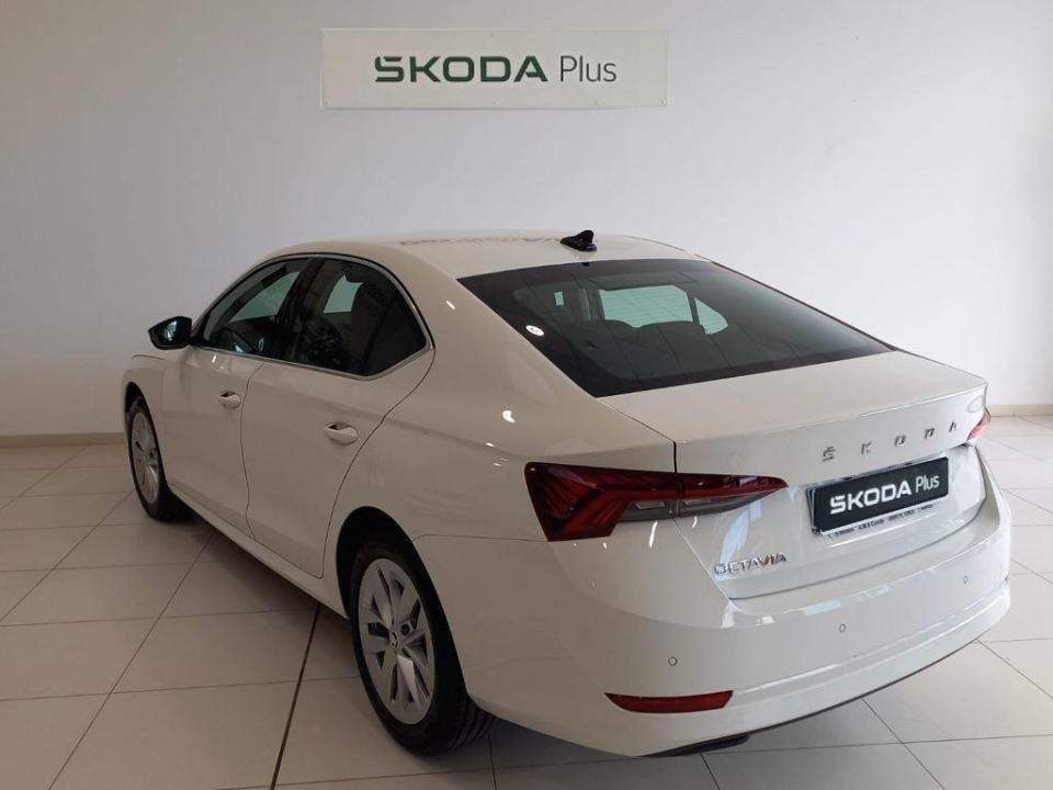 Skoda Octavia 1.5 TSI m-HEV Selection DSG 110 kW (150 CV)