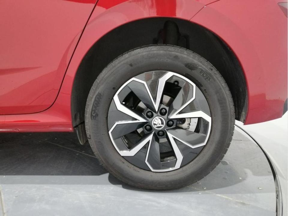 Skoda Kamiq 1.0 TSI Essence 85 kW (115 CV)