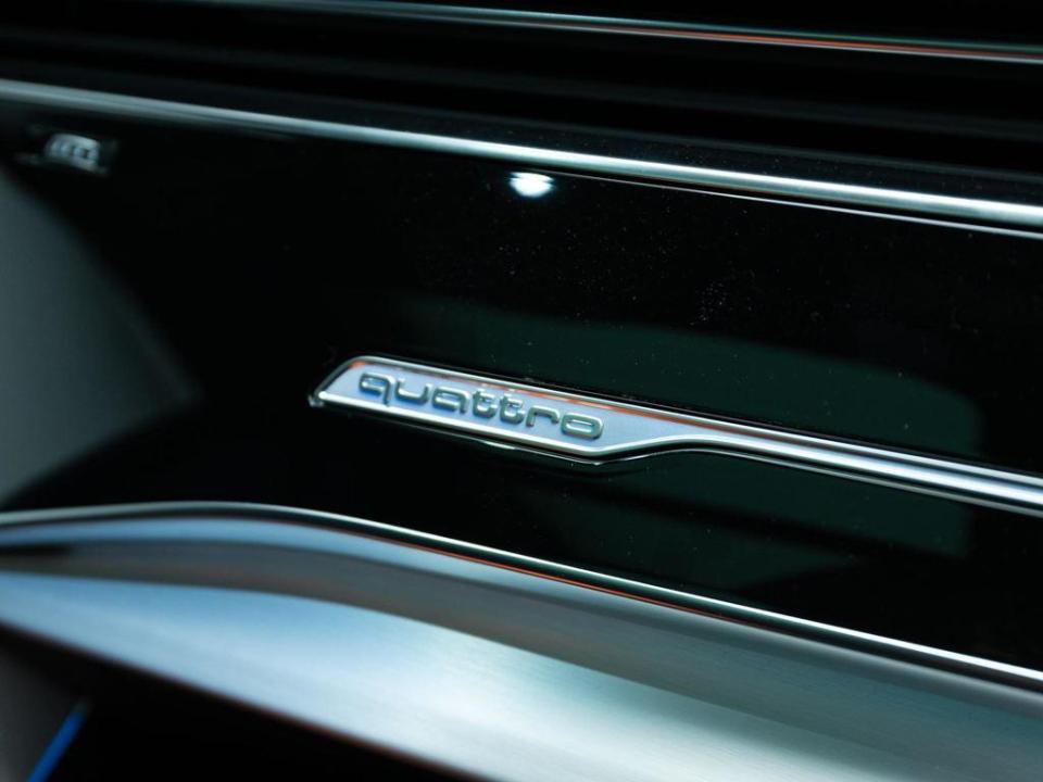 Audi Q8 e-tron Black line 60 quattro 360 kW (490 CV) tiptronic