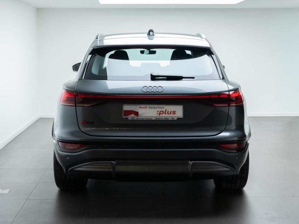 Audi Q6 e-tron S line Quattro 285 kW (388 CV)