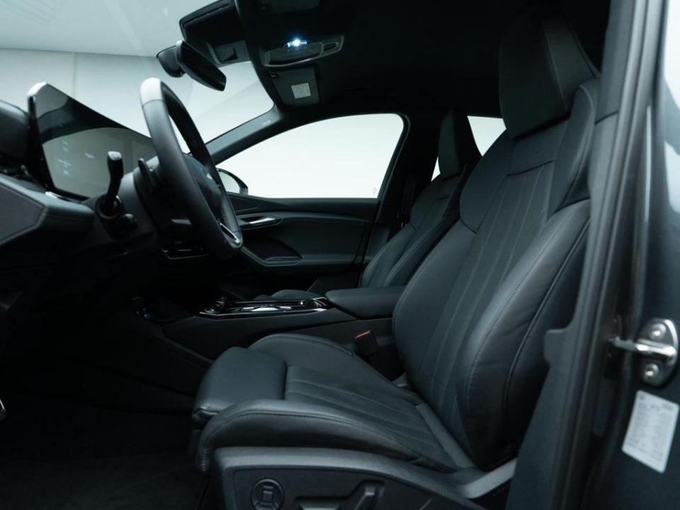 Audi Q6 e-tron S line Quattro 285 kW (388 CV)