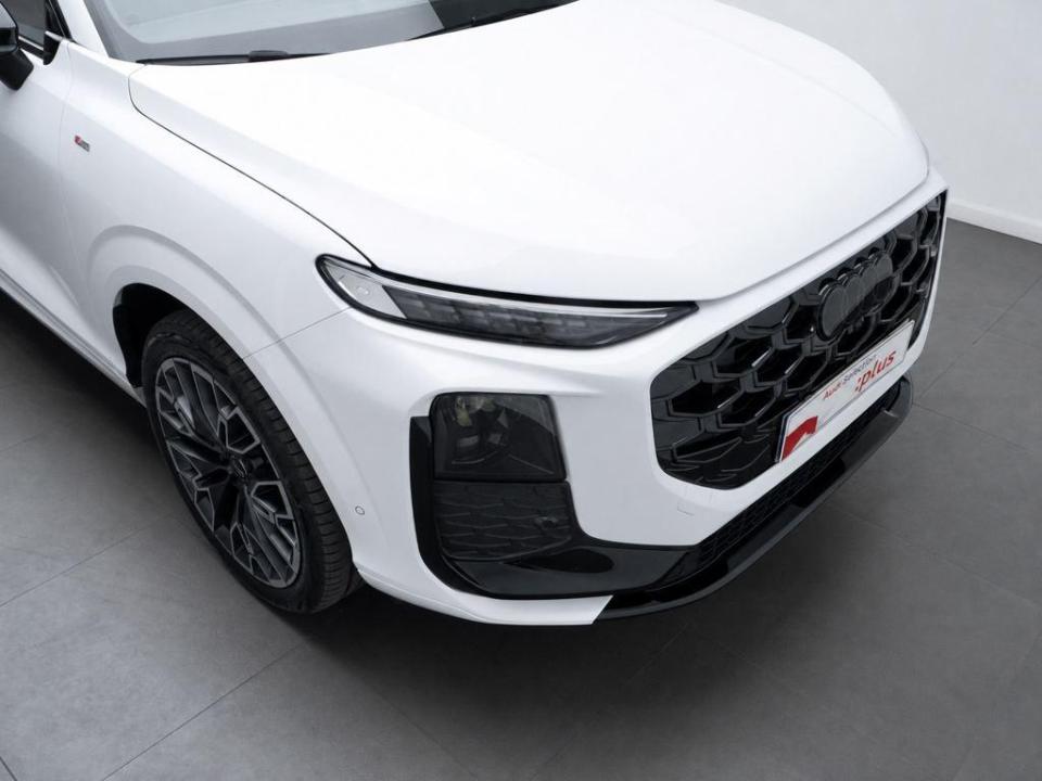 Audi Q3 Black line TFSI 110 kW (150 CV) S tronic