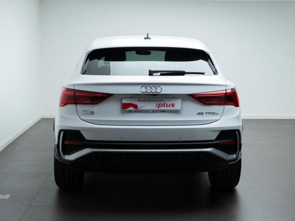 Audi Q3 Sportback TFSIe S line 45 TFSI e 180 kW (245 CV) S tronic