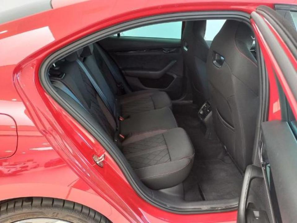 Skoda Octavia 1.4 TSI P-HEV 110kW/180kW DSG RS