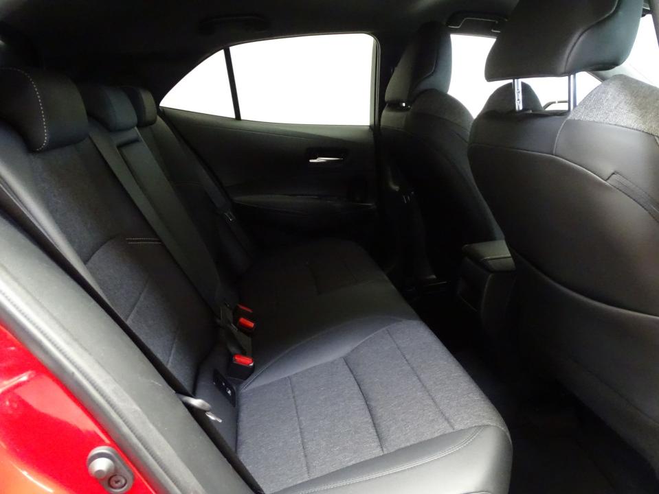 Toyota Corolla 2.0 180H STYLE E-CVT