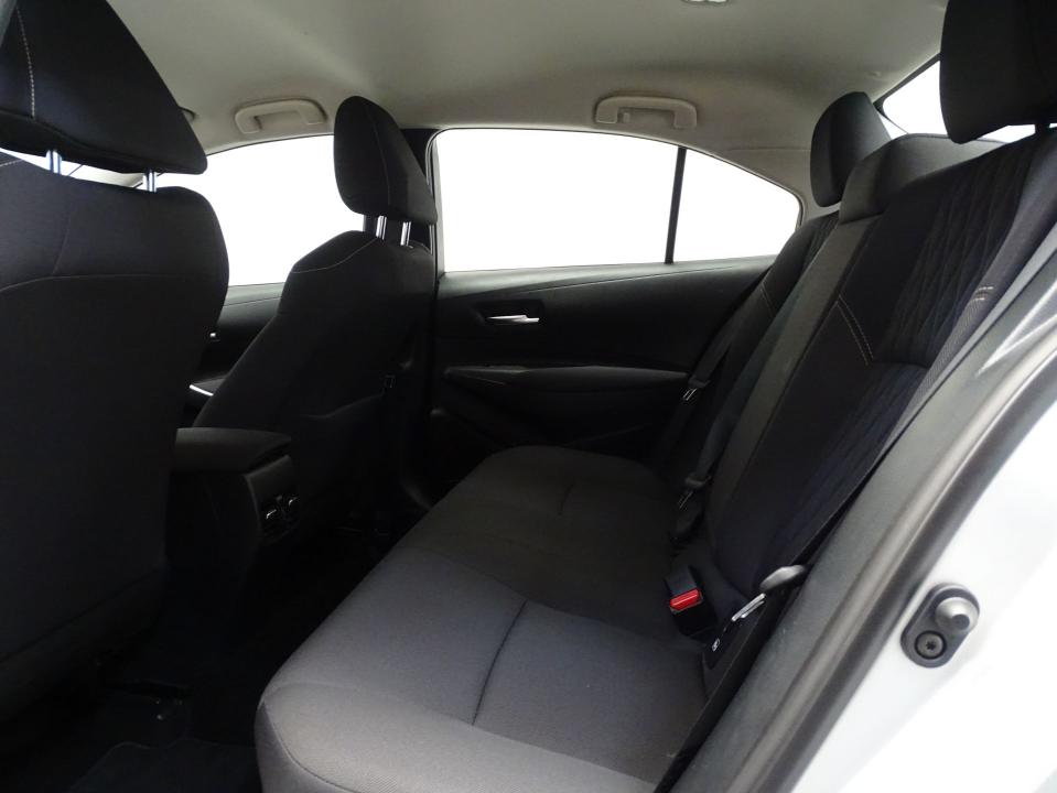 Toyota Corolla Sedán 1.8 125H ACTIVE TECH E-CVT SEDAN