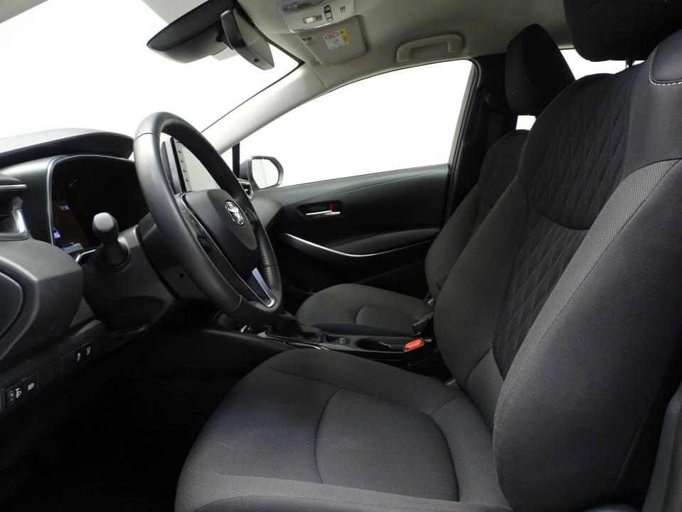Toyota Corolla Sedán 1.8 125H ACTIVE TECH E-CVT SEDAN