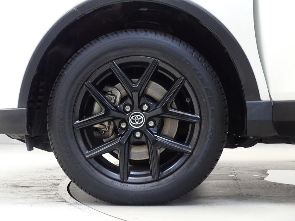 Toyota Rav4 2.5l hybrid 2WD Feel!