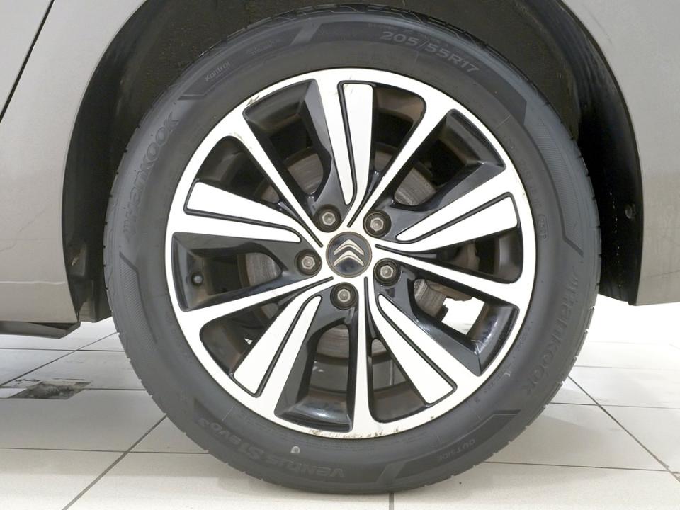 imagen swiper vehículo 4