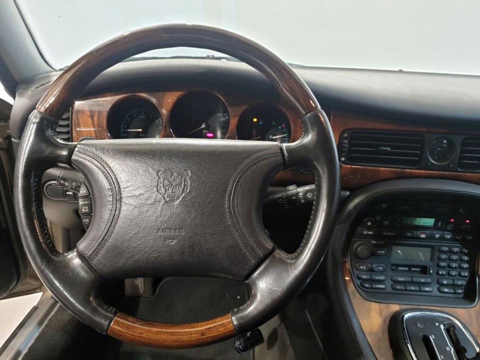 imagen swiper vehículo 7