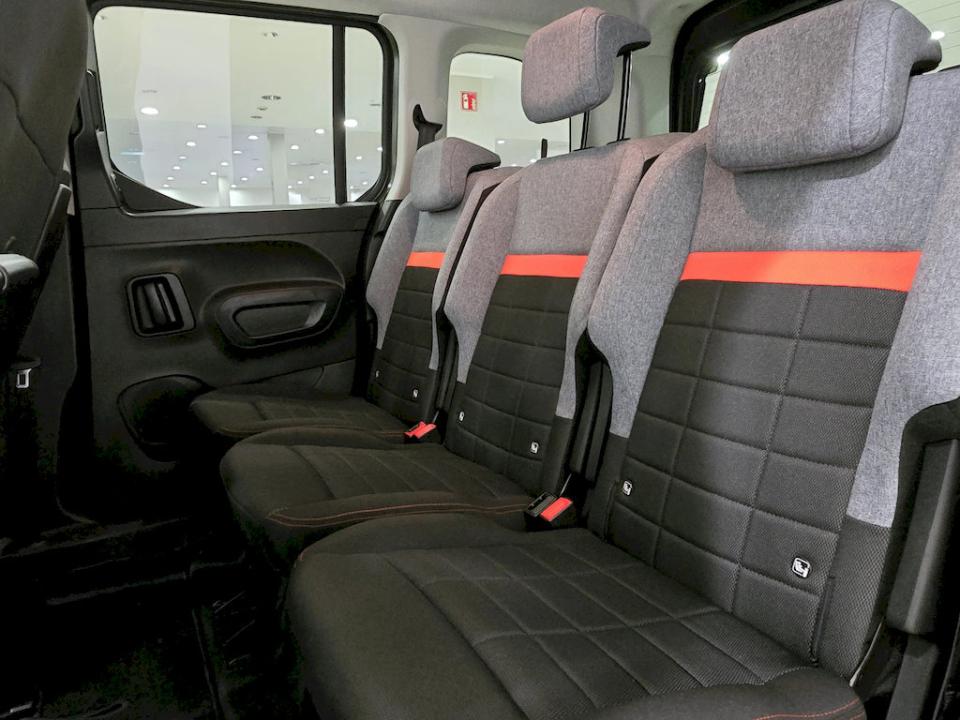 imagen swiper vehículo 7