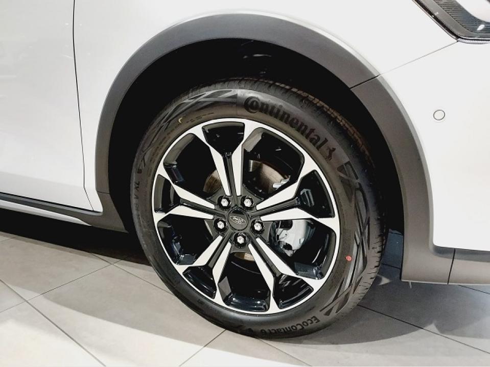 Ford Focus 1.0 Ecoboost MHEV 114kW Active 155cv nuevo Barcelona