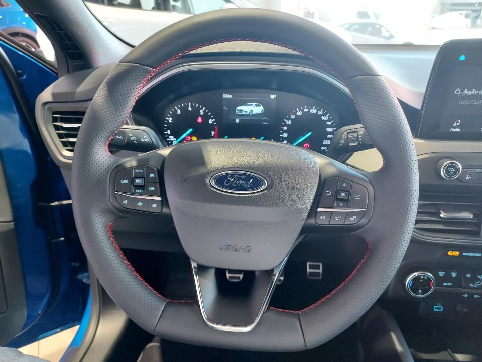 Ford Focus 1.0 Ecoboost MHEV 92kW ST-Line 125cv nuevo Barcelona