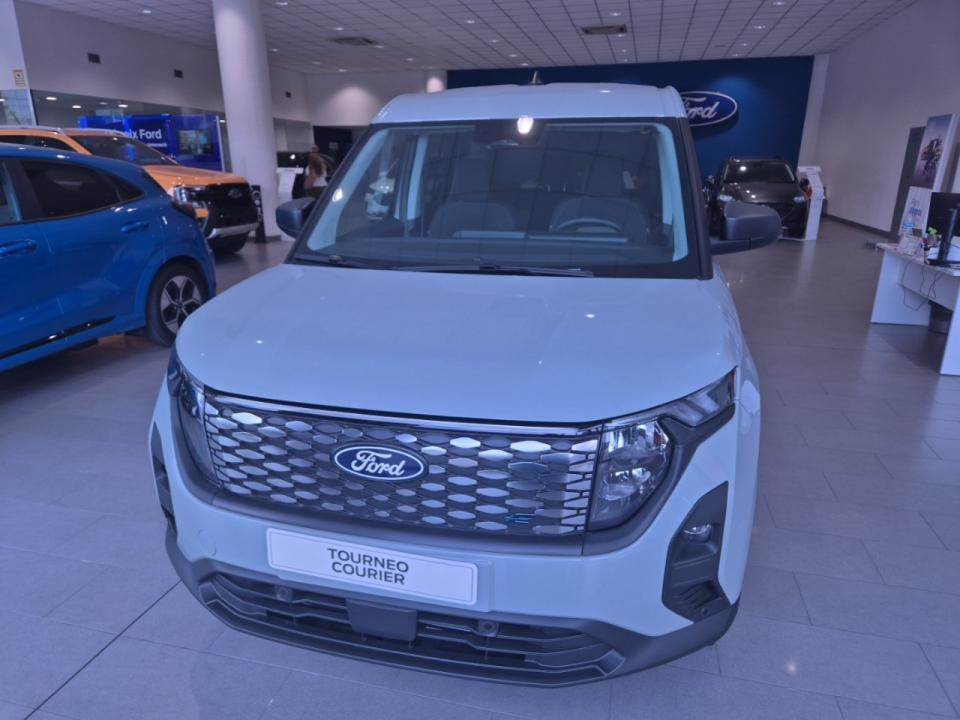 Ford Tourneo Courier BEV 43,6kWh 100kW (136CV) Trend Auto nuevo Barcelona