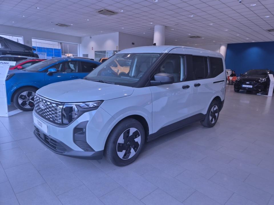 Ford Tourneo Courier BEV 43,6kWh 100kW (136CV) Trend Auto nuevo Barcelona