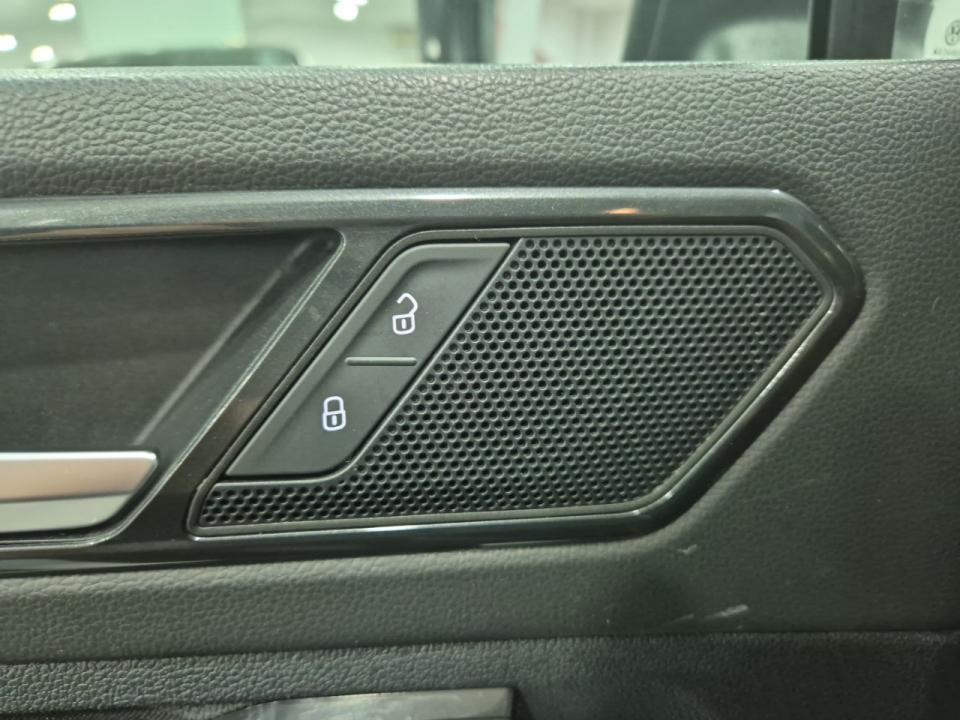 imagen swiper vehículo 23