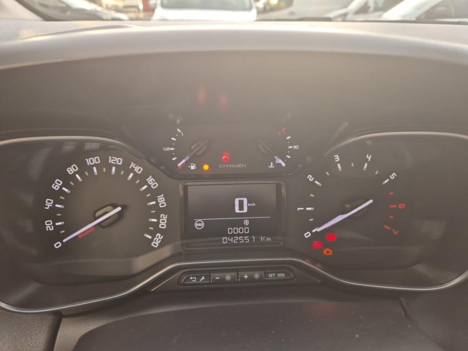 imagen swiper vehículo 16